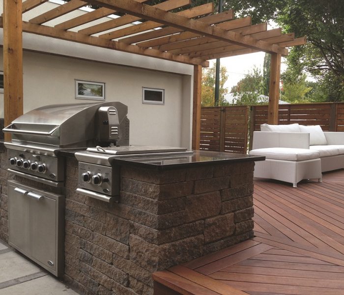 Outdoor kitchen outlet equipment